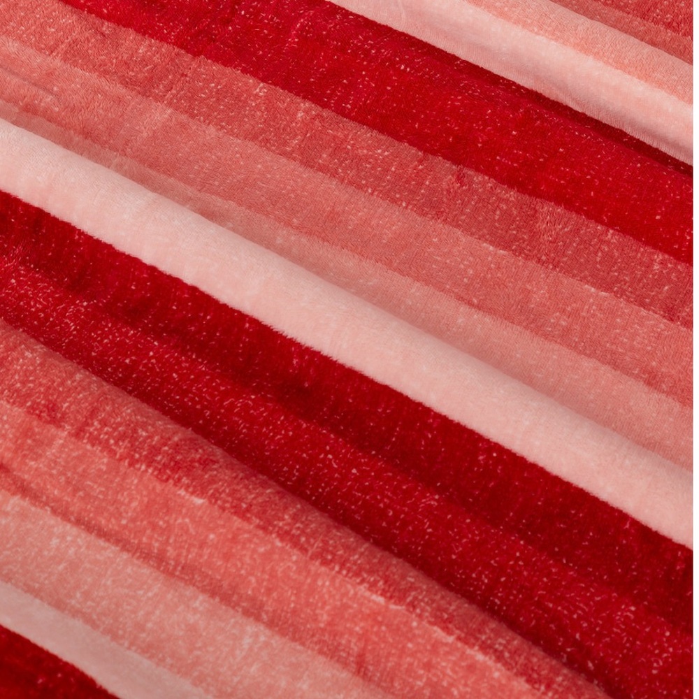 Holiday Collection Velvety Checkered blanket from Berkshire. - Picture 6 of 12